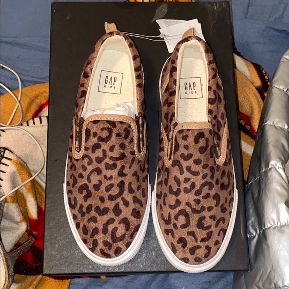 Gap kid slips
